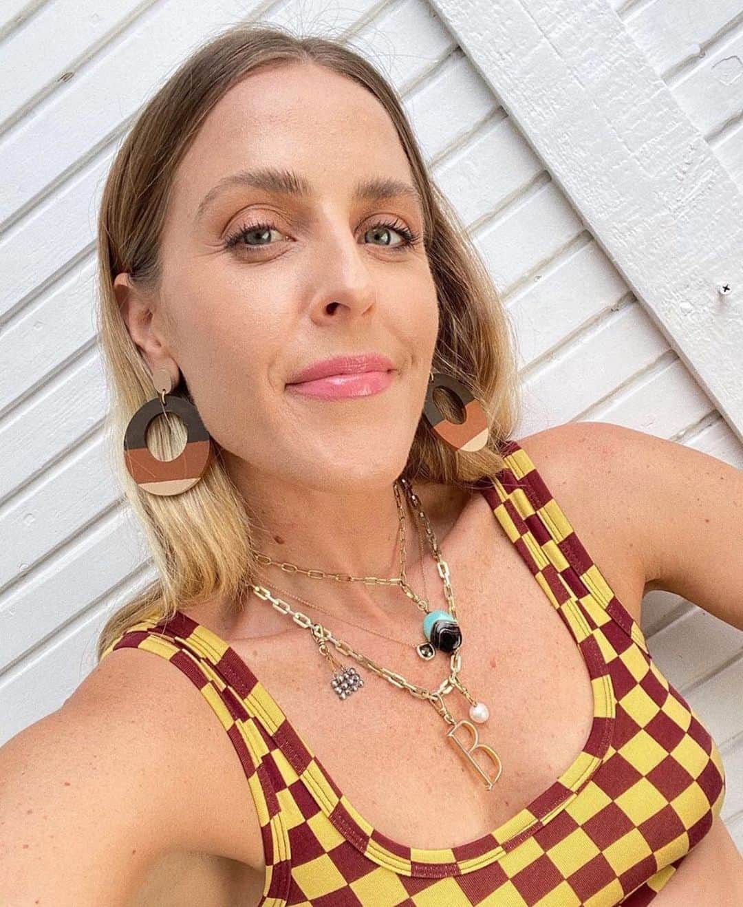 ルル フロストのインスタグラム：「Taking style notes from @bjonesstyle in this groovy 70s inspired ‘fit. Show us how you style your Lulu by tagging us with #lulufrost」