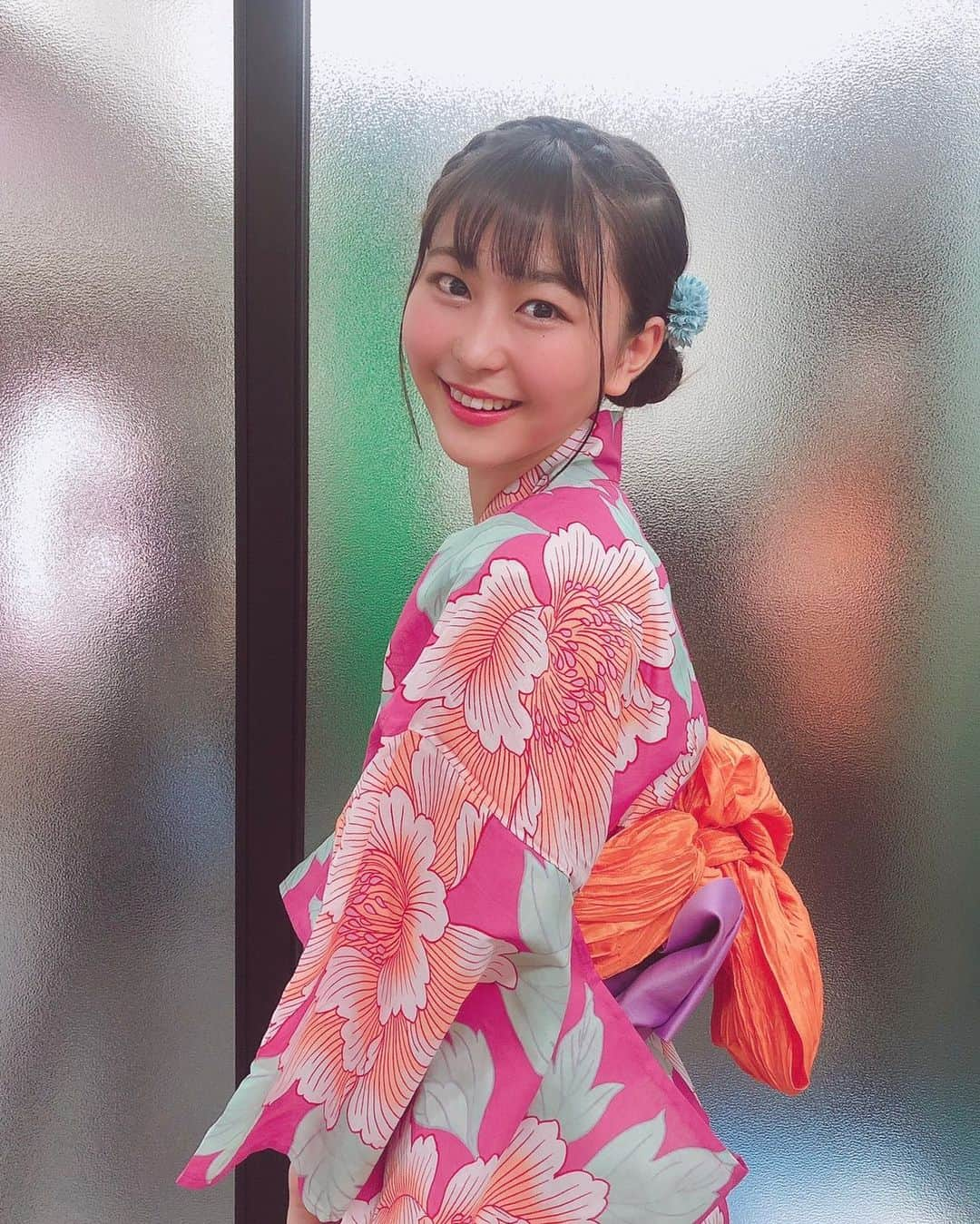 藤田愛理さんのインスタグラム写真 - (藤田愛理Instagram)「・ 今日はNewアルバム「LIFE」リリース日です！！ みんなもう聴いてくれたかな？ 推し曲とか感想聞かせて😳」8月11日 22時17分 - airi_crownpop