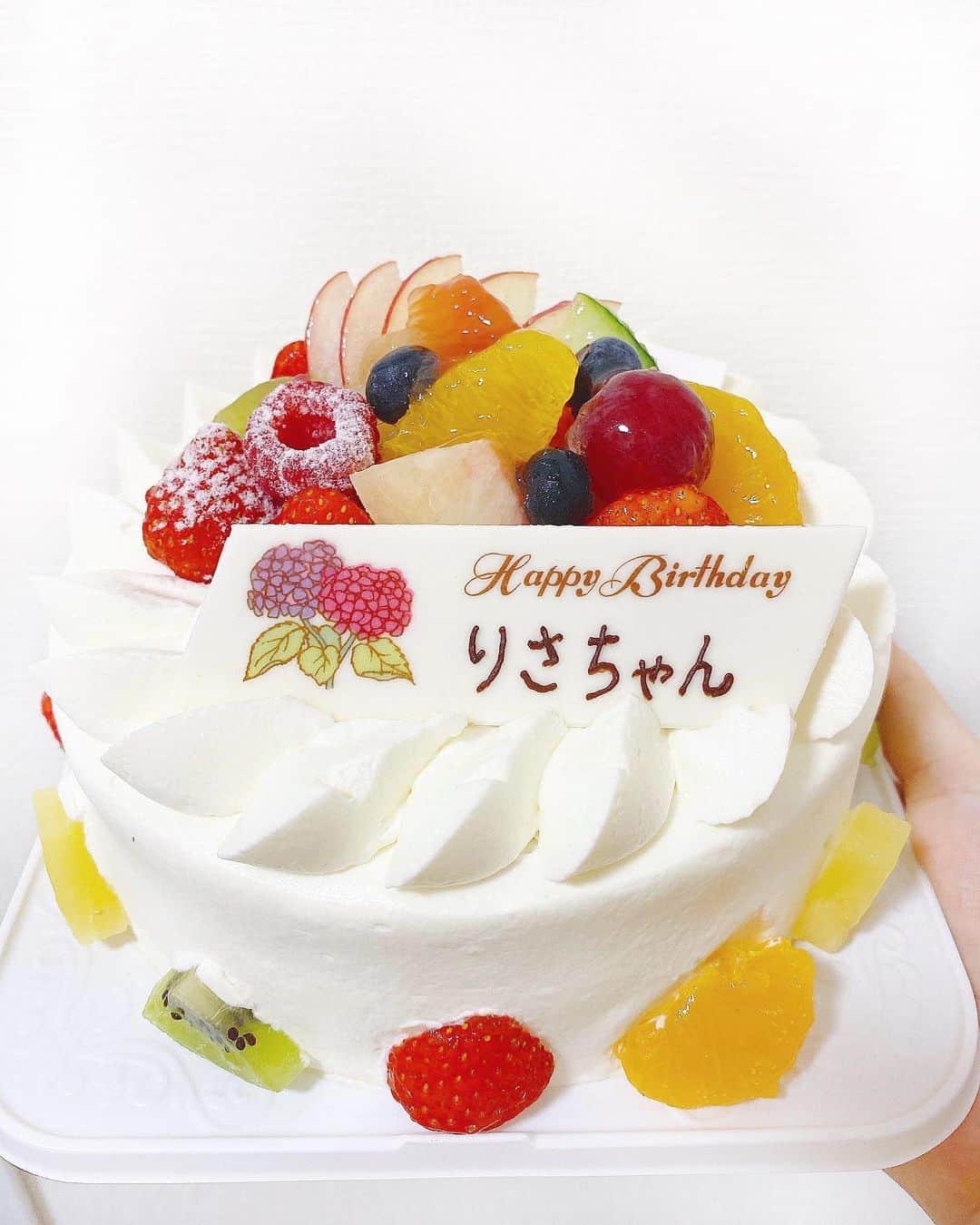 音嶋莉沙さんのインスタグラム写真 - (音嶋莉沙Instagram)「しょうこからケーキ貰って 凄く嬉しかったけど﻿ 名前がむっちゃんになってるドッキリされた笑﻿ ﻿ サプライズ？ドッキリ？﻿ ﻿ けど、めっちゃ嬉しかったよ🎂﻿ ありがと💕﻿ ﻿ ﻿ ﻿ ﻿ ﻿ ﻿ #イコラブ﻿ #音嶋莉沙 ﻿ #音嶋莉沙生誕祭2020﻿ #誕生日﻿」8月11日 22時29分 - otoshima_risa