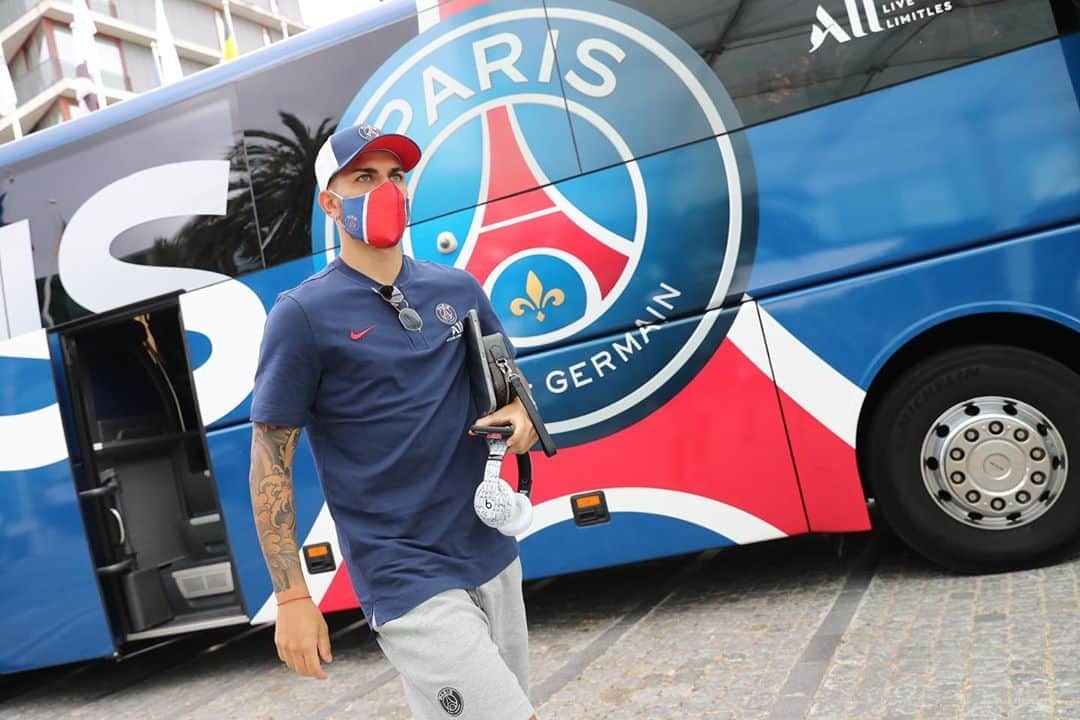 レアンドロ・ダニエル・パレデスのインスタグラム：「En Lisboa 👏🏽❤️💙 #championsleague」