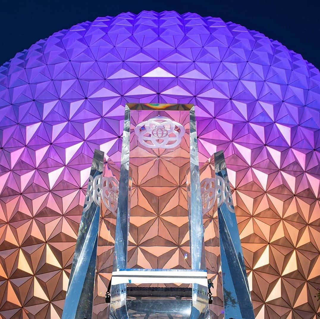 Walt Disney Worldさんのインスタグラム写真 - (Walt Disney WorldInstagram)「Repost from @thezachriddley: “I’m excited to share a first look at the pylons we Installed last night as we continue to reimagine the EPCOT main entrance fountain, which has anchored this area since the park opened in 1982. Our design team took special interest in looking back to the original geometry for inspiration and infusing new features with a little bit of added magic to bridge the past, present and future of EPCOT. These majestic pylons also draw your eye upward toward the sky and perfectly frame views of the iconic Spaceship Earth attraction. I can’t wait to reveal the completed look for this fountain later this year!”」8月11日 22時47分 - waltdisneyworld