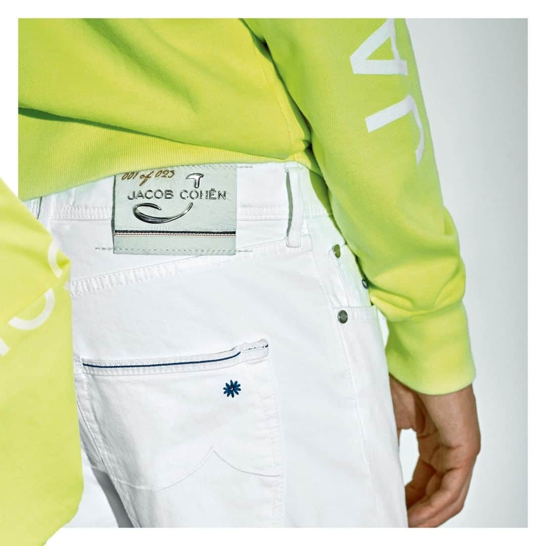 Jacob Cohenのインスタグラム：「Our iconic pony skin leather tag  S/S 20 Man Collection Made in Italy  #JacobCohen #JacobCohenJeans」