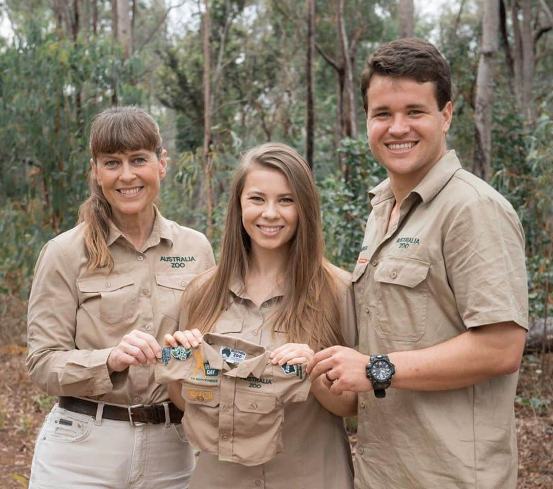 People Magazineさんのインスタグラム写真 - (People MagazineInstagram)「Terri Irwin couldn't be happier about daughter Bindi expanding her family — and she knows Steve would be too. ❤️ "Words cannot express the love that is filling my heart," she wrote. "While I wish that Steve was here to share this beautiful moment, I know that he would be so proud." 🙏 Tap the bio link for more on the couple's exciting news. 📷: Terri Irwin/Twitter」8月11日 23時06分 - people