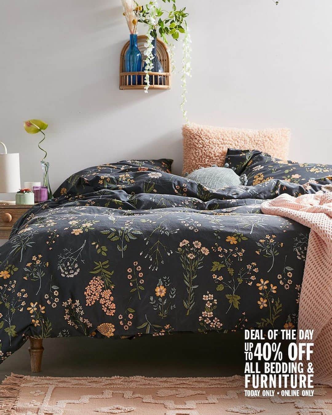 Urban Outfittersさんのインスタグラム写真 - (Urban OutfittersInstagram)「Today's Deal of the Day: take up to 40% off all bedding and furniture! Link in bio to start shopping. #UOHome @urbanoutfittershome」8月11日 23時13分 - urbanoutfitters