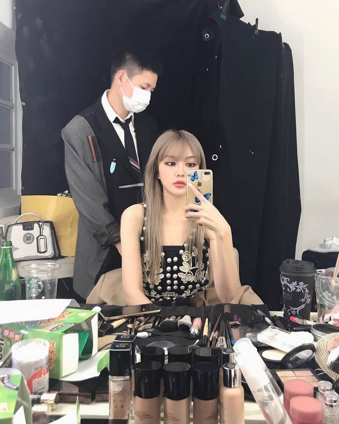 Grace Chowのインスタグラム：「一组对镜自拍🤳」