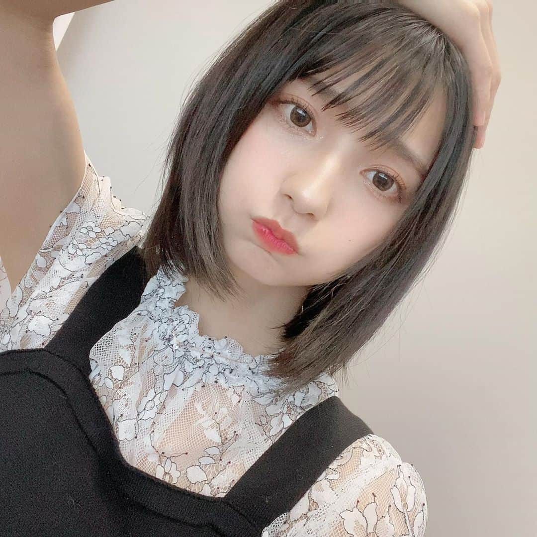 高野麻里佳さんのインスタグラム写真 - (高野麻里佳Instagram)「. . エクステ取って ボブに戻りました。 涼しいです！！！（笑） . ロングはロングなりの 楽しみがあるように… . ボブはボブにしかできない ヘアアレンジを楽しみながら 伸ばしていこうと思います♪ . この職業じゃなかったら… というより今の私じゃなかったら 刈り上げとかしてみたかった🥰 .」8月11日 23時13分 - marika_kohno