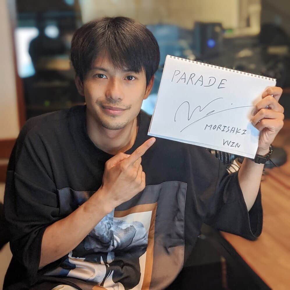 のインスタグラム：「8/12（水）#ディアフレンズ ﻿﻿ ゲスト・・・・﻿ 俳優で歌手のMORISAKI WINさん。﻿ @win_morisaki_official﻿  自分の好きな、歌いたい！！と思った楽曲を﻿ 入れたというEP「#PARADE」がリリースされます🌈﻿ ﻿ 俳優としてはハリウッドデビューされているMORISAKIさんですが、﻿ ソロアーティストとして目指すはやっぱり世界❣️ 地元ミャンマーではすでに大スター！？🌟🌟﻿ ﻿ 【#森永乳業 #CafeTalk】座右の銘は⁉️ ﻿ #MORISAKIWIN﻿ #森崎ウィン﻿ #ミャンマー﻿ #PRIZMAX﻿ #平原綾香 #MOSHIMO﻿ #スティーヴンスピルバーグ﻿ #レディプレーヤー1﻿ #ブルーノマーズ﻿ #マイケルジャクソン﻿ #坂本美雨﻿ #MiuSakamoto﻿ @miu_sakamoto ﻿ #TOKYOFM﻿ #JFN﻿ #全国38局ネット﻿ #ディアフレンズ #radiko﻿ #radikoタイムフリー﻿ #ラジオ﻿ @tokyofm_official﻿」