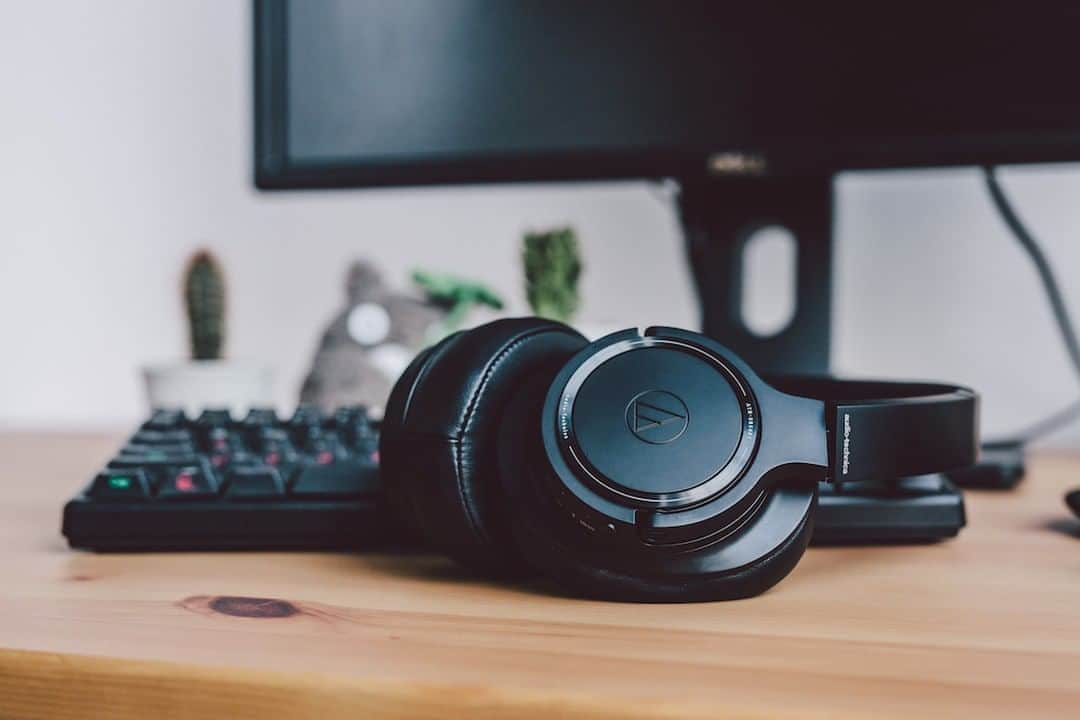 Audio-Technica USAさんのインスタグラム写真 - (Audio-Technica USAInstagram)「Whether you’re writing new music or finishing your work reports, our ATH-SR50BT headphones are here to provide the support that you need. Learn more in the link in our bio!⁠ .⁠ .⁠ .⁠ #AudioTechnica #ATHSR50BT #SR50BT #Headphones #AudioGear #MusicGear #WFH」8月11日 23時30分 - audiotechnicausa