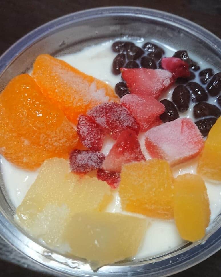武蔵のインスタグラム：「しろくまアイスを食べてお腹の中からアイシング🍨  #武蔵 #しろくまアイス」
