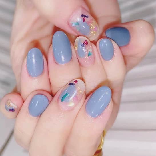 なかやまちえこのインスタグラム：「classic Blue⠀ #nail #nails #nailart #ネイル #美甲 #ネイルアート  #japanesenailart #manucure #japanesenails #manicurist #gelnails #أظافر #네일아트 #미용 #vẽmóng #ngườiđẹp  #เพ้นท์เล็บ #искусствоногтя #artedeuñas #เพ้นท์เล็บเจล #ジェルネイルデザイン #ネイルデザイン #senikuku #nagelkunst #classicblue #クラシックブルー #ブルーネイル #アッシュネイル @risa_risa_risadayo ⠀ 施術は @aby_sharenail にて。」