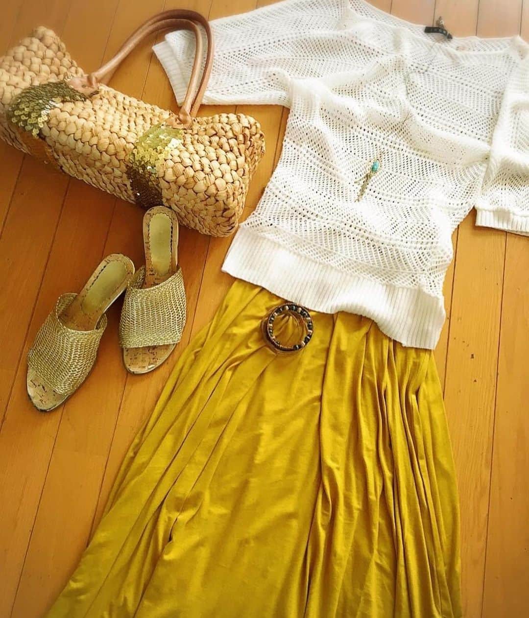 小林万希子さんのインスタグラム写真 - (小林万希子Instagram)「☀️☀️😉☀️☀️☀️ ・ 昨年の今日🏝 夏真っ盛りの時期だから いろんな夏コーデを 楽しんでたなー☀️ ・ ・ このメッシュのトップスはどこへいったのやら… ・ ・ #夏コーデ  #夏スタイル  #今夏は #着てない服いっぱい  #今日も楽しいイベントだった はず…💦 #残念すぎる 😢 #近々リベンジ 👍」8月11日 23時34分 - macky1218