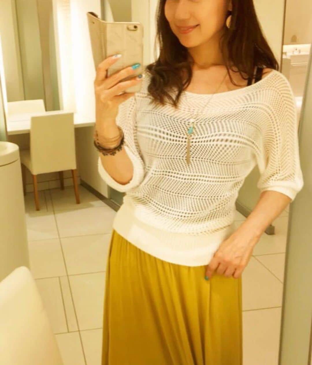 小林万希子さんのインスタグラム写真 - (小林万希子Instagram)「☀️☀️😉☀️☀️☀️ ・ 昨年の今日🏝 夏真っ盛りの時期だから いろんな夏コーデを 楽しんでたなー☀️ ・ ・ このメッシュのトップスはどこへいったのやら… ・ ・ #夏コーデ  #夏スタイル  #今夏は #着てない服いっぱい  #今日も楽しいイベントだった はず…💦 #残念すぎる 😢 #近々リベンジ 👍」8月11日 23時34分 - macky1218