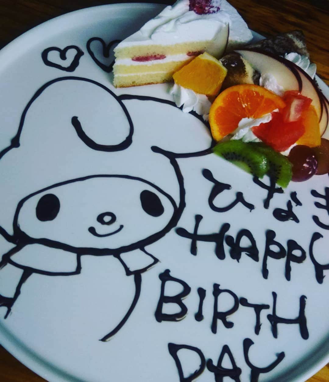袋町鉄板酒場 ぶれいこうのインスタグラム：「お誕生日おめでとうございます🎵  #ぶれいこう#広島市中区 #居酒屋#食べ飲み放題#女子会#サプライズ#デザートプレート」