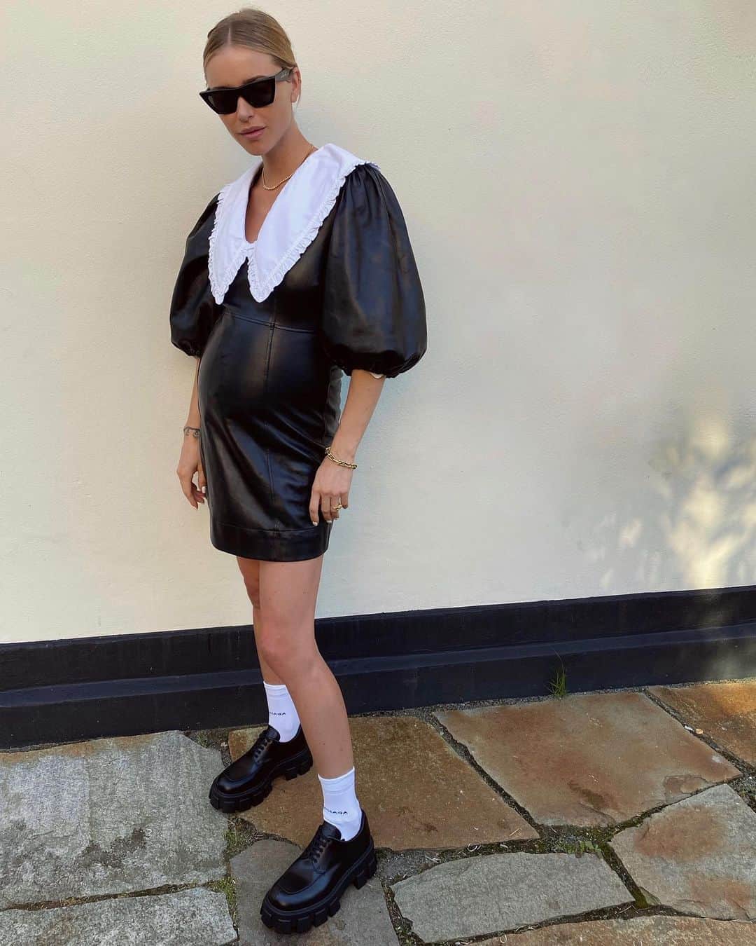 ペニーレ・タイスベックのインスタグラム：「🖤🤍」