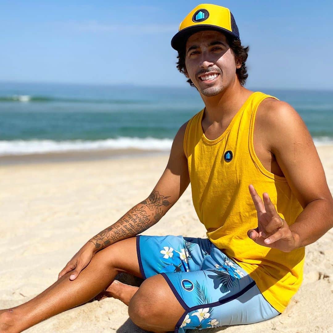 ミグエル・プッポのインスタグラム：「✌️ @construtoranossolar #Mardocelar #familiaNossolar @rodrigonossolar @kikonossolar」