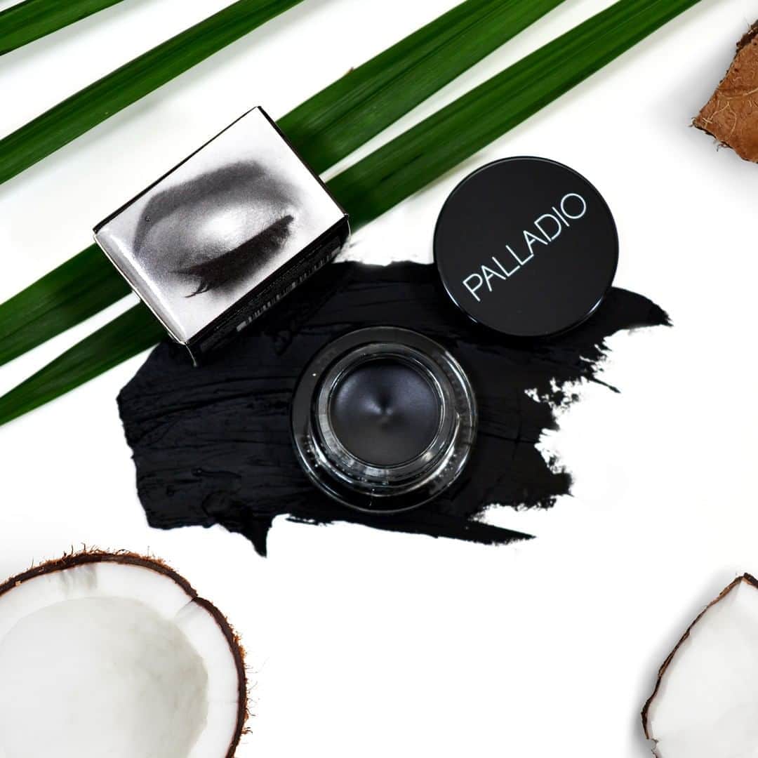 Palladio Beautyさんのインスタグラム写真 - (Palladio BeautyInstagram)「Winged-liner obsessed? We thought so! Create the perfect dramatic wing w/ our Liner Obsessed Waterproof Gel Liner. 💦  Infused w/ Coconut Oil for a smooth application & Kaolin Clay to help the liner last all day! 💪 #Vegan #GlutenFree 🌿  #PalladioBeauty #Waterproof #GelPotLiner」8月12日 0時24分 - palladiobeauty