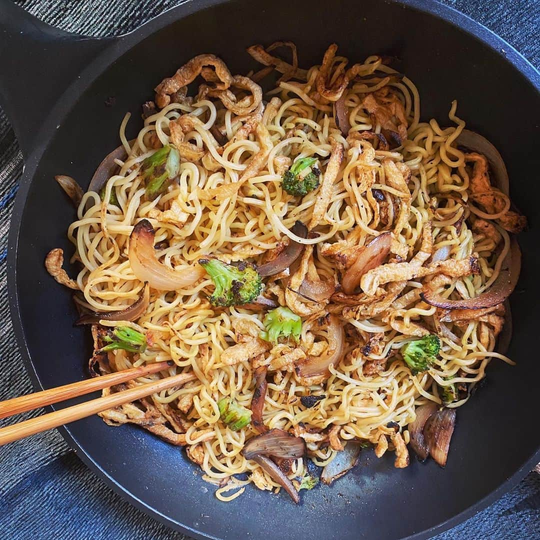 藤井風さんのインスタグラム写真 - (藤井風Instagram)「Cooking YAKISOBA playing TLC♩」8月12日 0時45分 - fujiikaze