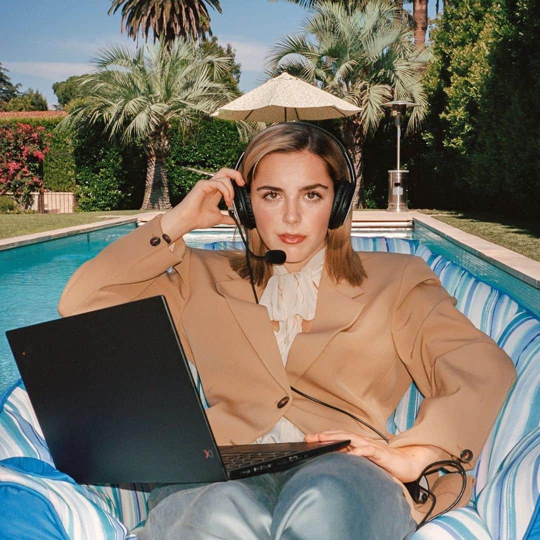 キーナン・シプカのインスタグラム：「I am a ~Professional Woman~」