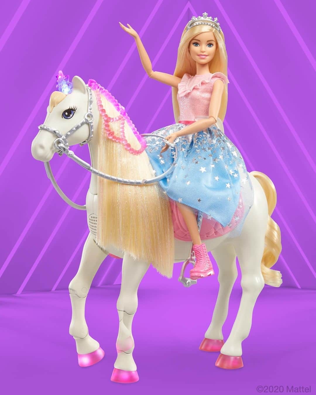バービーさんのインスタグラム写真 - (バービーInstagram)「Gallop into a glittering Princess Adventure with #Barbie!」8月12日 1時13分 - barbie