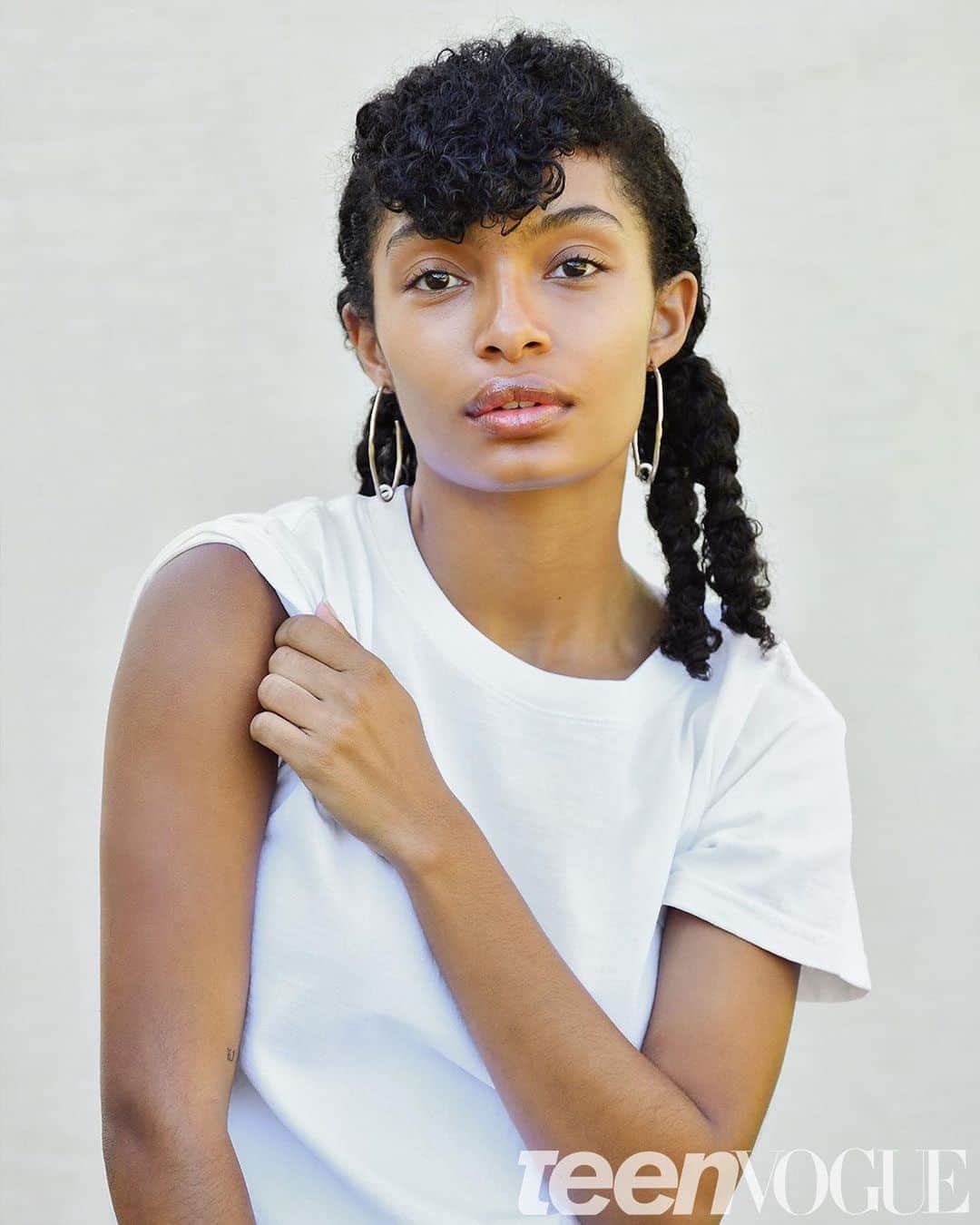Teen Vogueさんのインスタグラム写真 - (Teen VogueInstagram)「“When the most theoretically vulnerable populations are helping guide policy, the rest of the world is a freer place because of it.” — @yarashahidi 💯 At the link in bio, Teen Vogue speaks to some inspiring women currently advocating for other people to have the right to vote — even though they wouldn’t have been granted that right 100 years ago. #TheUncounted 📸: @toryrust + @kaibyrd_」8月12日 1時47分 - teenvogue