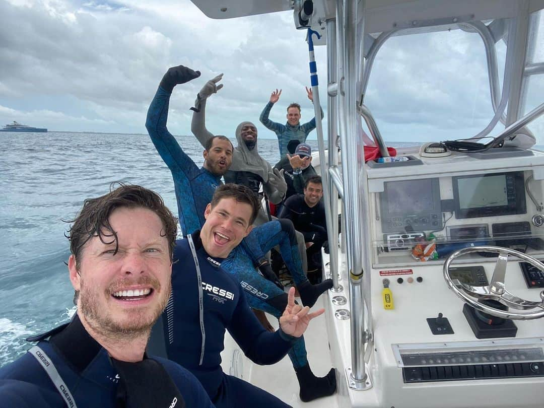 アダム・ディバインさんのインスタグラム写真 - (アダム・ディバインInstagram)「Wow! It’s shark week again on @discovery. I absolutely love shark week and this year they let me take @ders808 and @blakeanderson to the Bahamas to unveil one of the largest congregations of Tiger Sharks in the world. Last year my boy @draustingallagher and I tagged a tiger shark in the Bahamas. We tracked it all year, it all the way to Canada and back to within 100 yards of where we tagged it! It’s truly a shark party!」8月12日 2時07分 - adamdevine