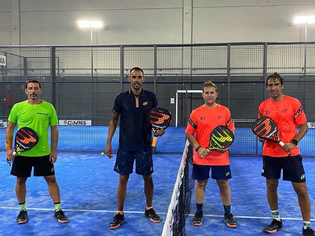 ジョルディ・コディーナのインスタグラム：「Partidazo... lo q hemos corrido... y lo q hemos sudado... @raulgonzalez @raulrh77 @javi.guerrero10 @bullpadelsport #bullpadelteam」