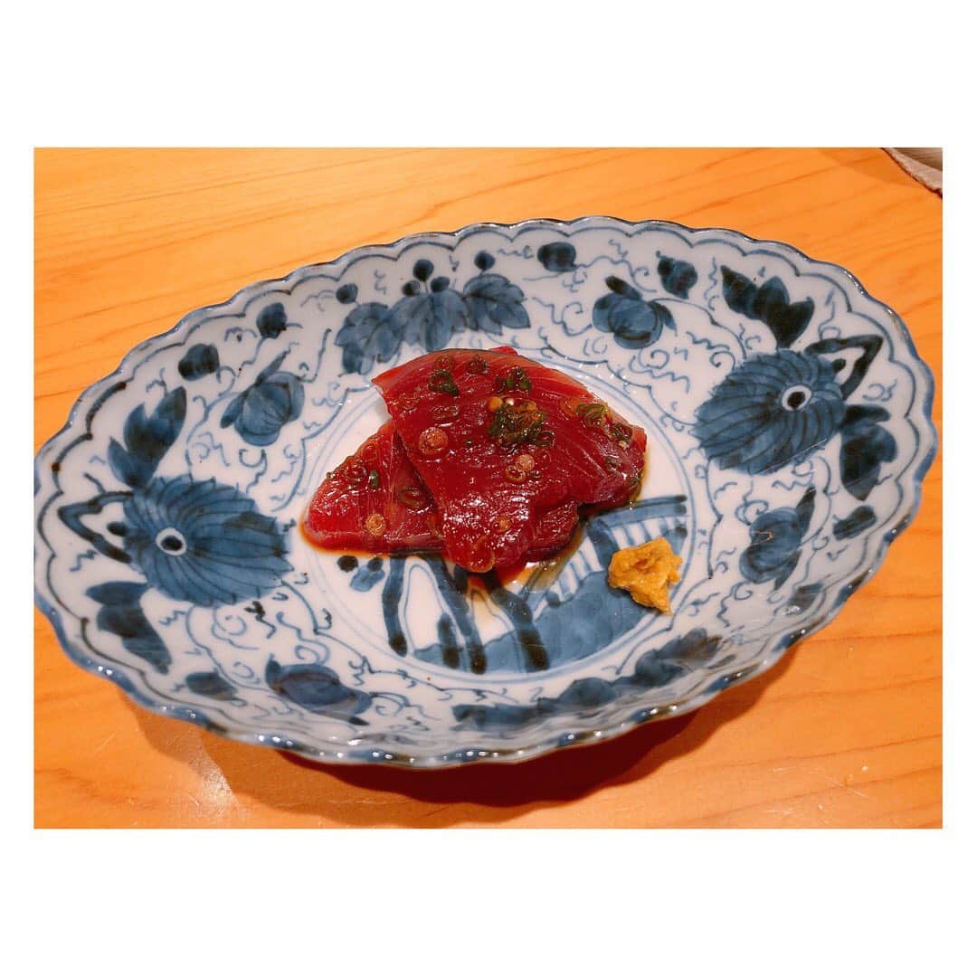 箕田 みなみさんのインスタグラム写真 - (箕田 みなみInstagram)「鮨しお津🍣✨ まりちゃんのお誕生日祝い🎉で久々に行ってきました-👍💓 私史上ここのシャリが1位2位を争うくらい大好き😍 お酢の配合がマジで🙆‍♀️◎✨✨ あ〜♡早くも食べたくなってきた🤤 ・ ・ #鮨しお津 #大阪 #西天満 #ミシュラン #大阪ミシュラン」8月12日 3時16分 - minami.mita