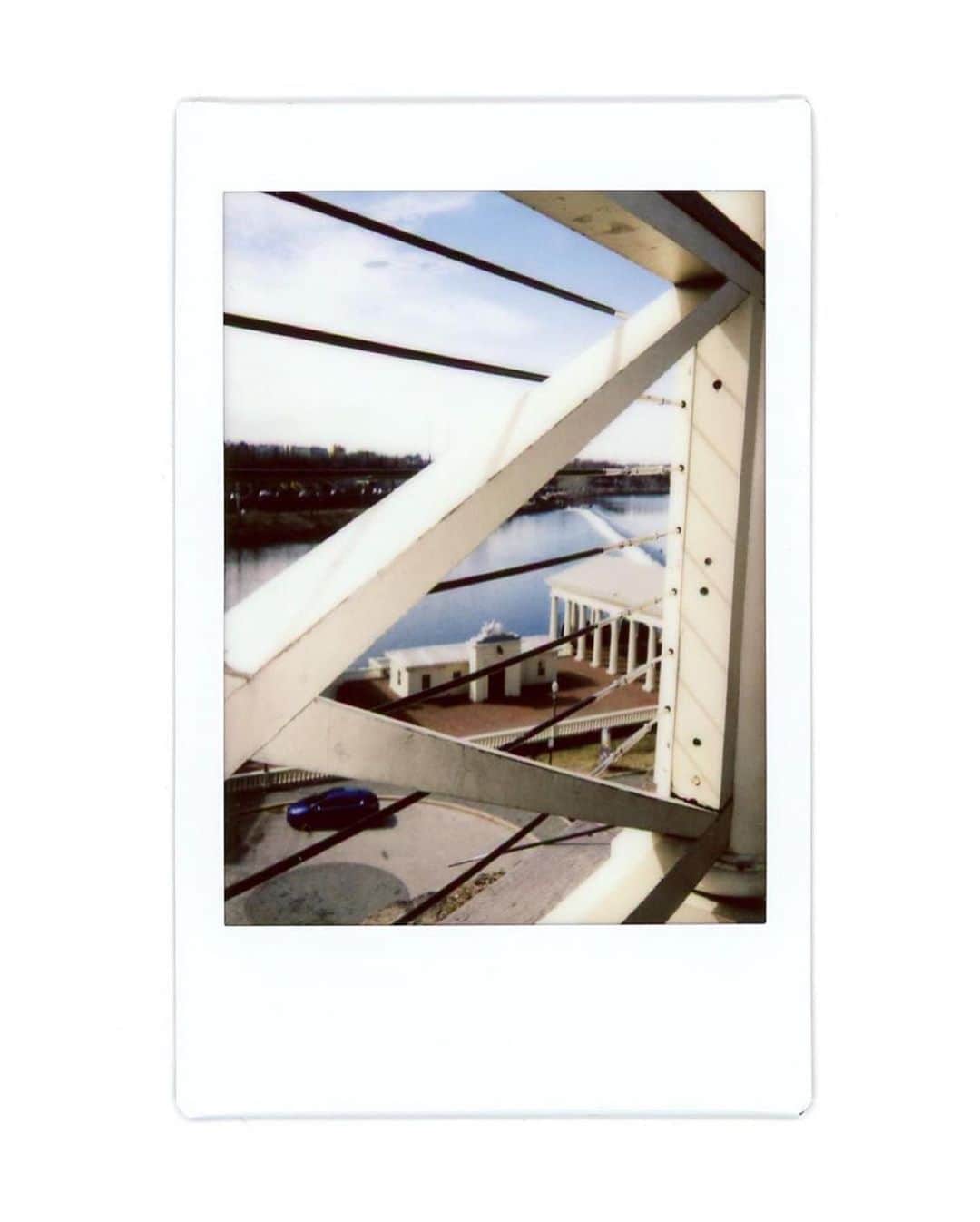 Fujifilm Instax North Americaさんのインスタグラム写真 - (Fujifilm Instax North AmericaInstagram)「P.S.A. 📢 Inspiration is in the moments that move you.   @kat_meowlo found inspo taking a photo walk through her neighborhood in Philly prior to quarantine. Looking back now, greater appreciation for the little things has her looking forward to getting back out there, photographing and doing the things she loves.   #instax #dontjusttakegive #give10 #instaxmini」8月12日 3時12分 - fujifilm_instax_northamerica