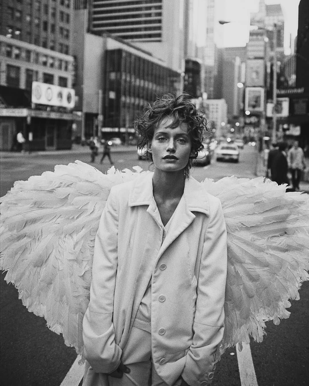 ピーター・リンドバーグさんのインスタグラム写真 - (ピーター・リンドバーグInstagram)「Amber Valletta, New York, 1993 #LindberghStories #AmberValletta #harpersbazaar」8月12日 3時24分 - therealpeterlindbergh