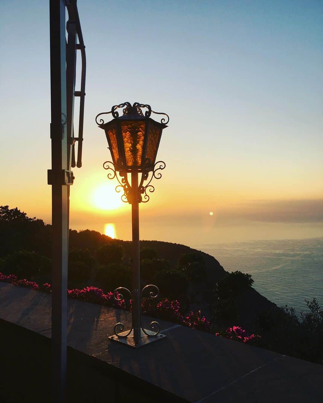 クリステン・コノリーのインスタグラム：「In my mind, I’m in Eze 🧡」