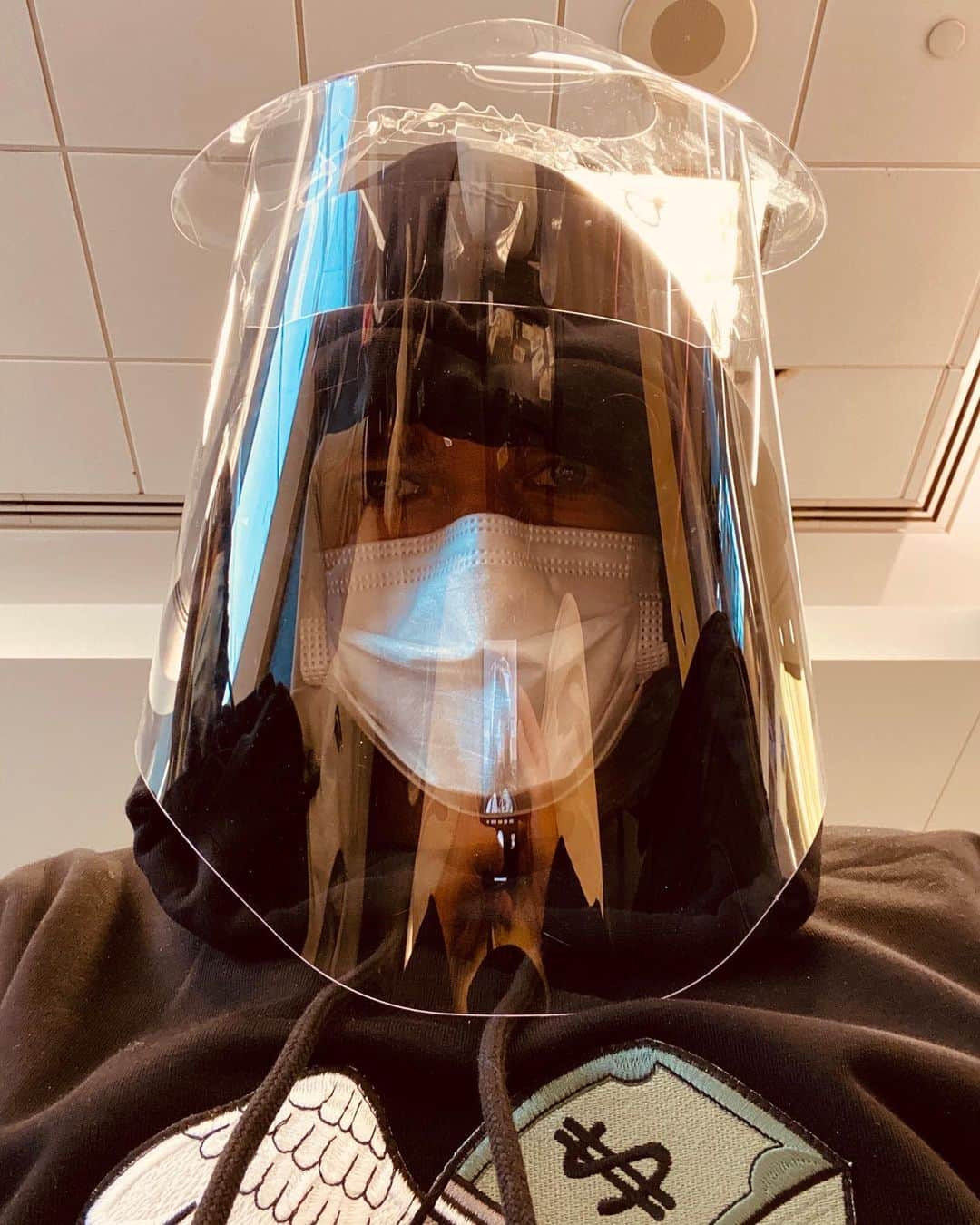 ゼッドのインスタグラム：「Mask me anything.」