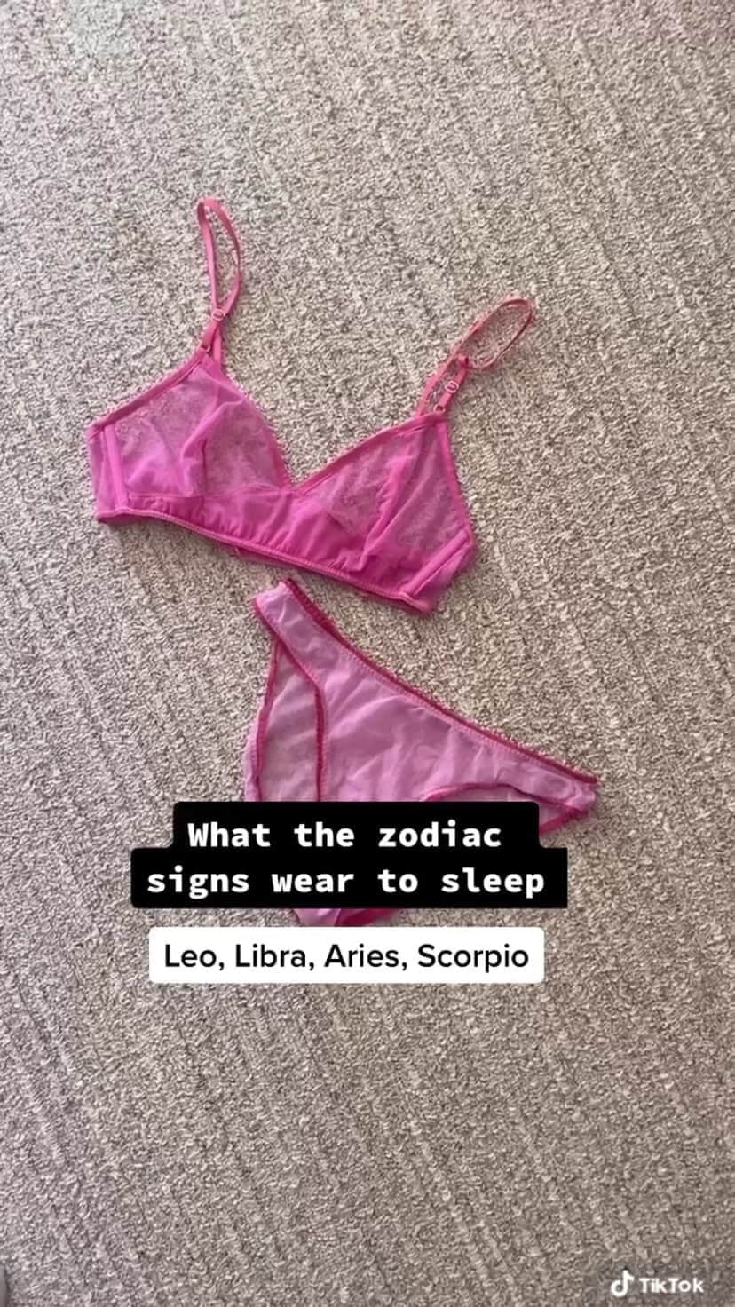 Bedroom diaryのインスタグラム：「Is yours accurate? 👇」
