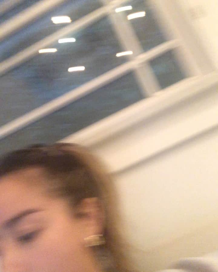 クロエ・ベネットのインスタグラム：「Swipe to see an idiot. Took this video July 14 2019 right before I read my last #agentsofshield script. In true marvel fashion we never really knew what would happen to our characters until we read the scripts. For 7 years it was always a little treat to see a new one pop up in my email. A new chance to learn about the characters we spent so much time playing. In hindsight it’s pretty weird/hilarious that I filmed myself before and after reading the last one... cause like why? lol But also, makes good content. Anyway. This was me after simply READING the episode. So...Good luck to all of us trying to WATCH this shit tomorrow. 😈😭🤭( @agentsofshield the SERIES finale. Tomorrow night. Be there. )」