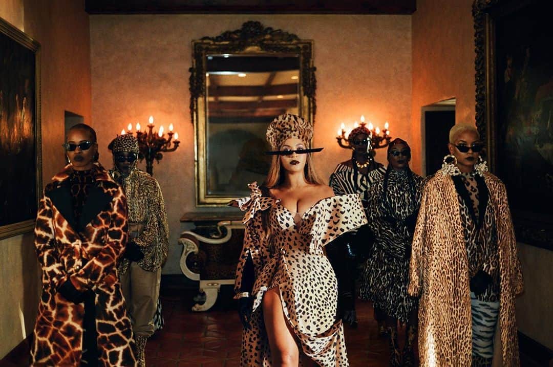 Walt Disney Studiosさんのインスタグラム写真 - (Walt Disney StudiosInstagram)「MOOD 4 EVA. #BlackIsKing, a new visual album from Beyoncé, is now streaming on #DisneyPlus.」8月12日 4時05分 - disneystudios