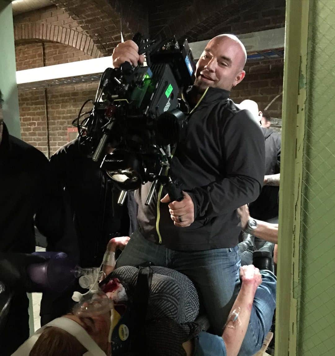 クラーク・グレッグのインスタグラム：「#Finalmission #BTS Boundless love and respect for the artists and craftspeople who busted their ass 14 hours a day for 7 seasons. #CrewofSHIELD」