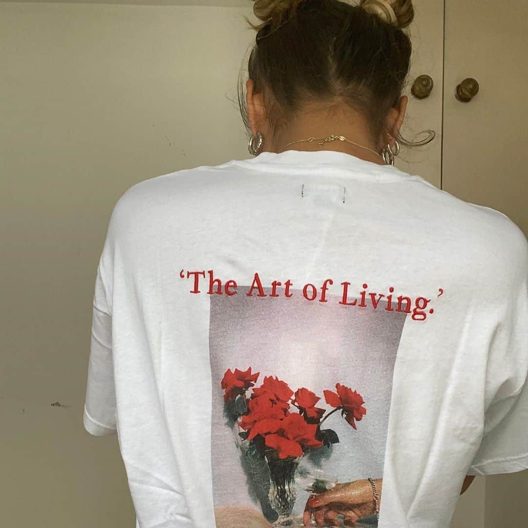 Mali-Koa Hoodさんのインスタグラム写真 - (Mali-Koa HoodInstagram)「IT’S BEEN REAL. We’re back out in the land of the walking and it’s been 35 degrees in London for a week now. So I’m slightly suspicious the world is falling apart, but rolling with it cos it’s been the theme of 2020. Caught some of it on camera X #IRNBRU #SPON #JK #£££ #britsdoitbetter」8月12日 4時54分 - malikoa
