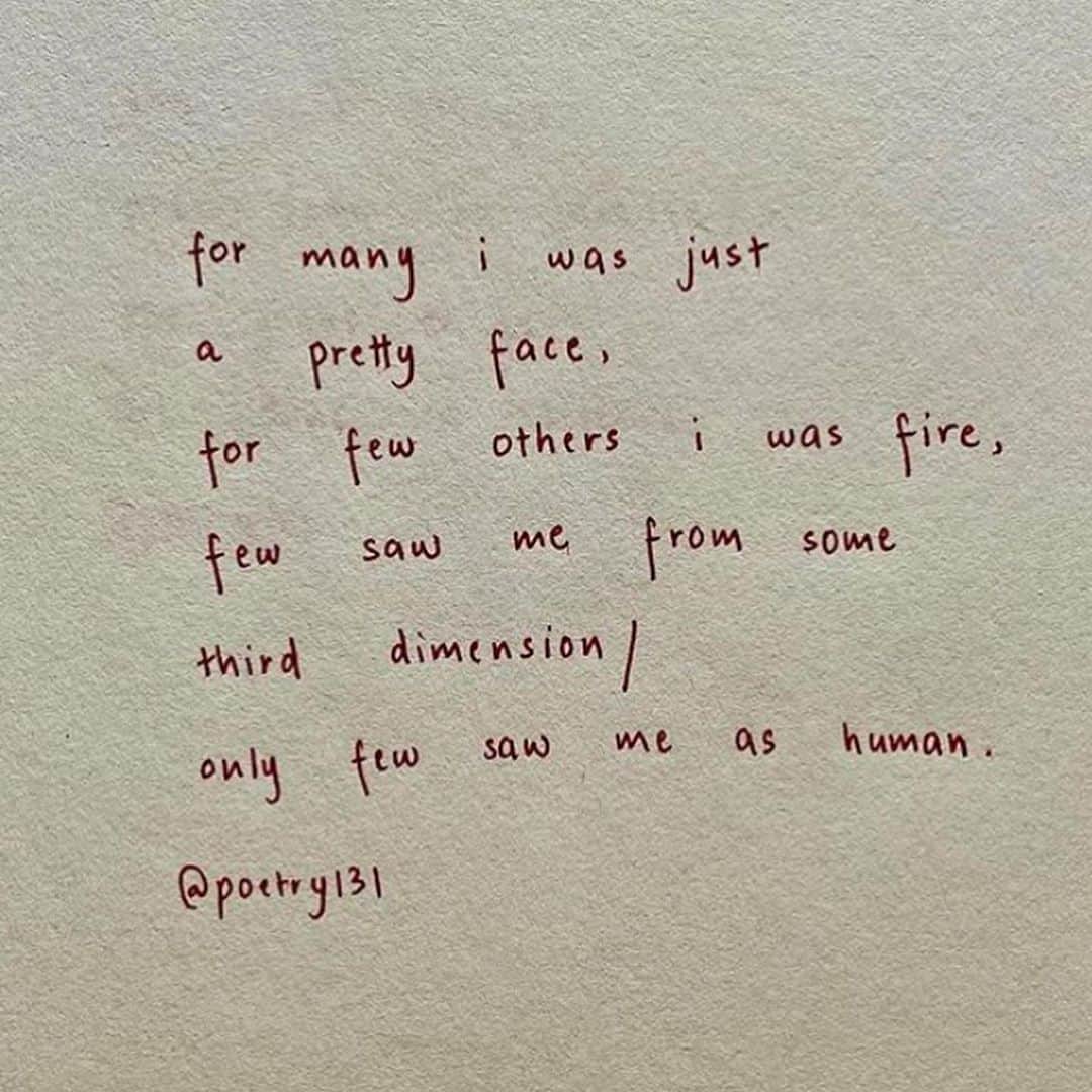 Mali-Koa Hoodさんのインスタグラム写真 - (Mali-Koa HoodInstagram)「IT’S BEEN REAL. We’re back out in the land of the walking and it’s been 35 degrees in London for a week now. So I’m slightly suspicious the world is falling apart, but rolling with it cos it’s been the theme of 2020. Caught some of it on camera X #IRNBRU #SPON #JK #£££ #britsdoitbetter」8月12日 4時54分 - malikoa