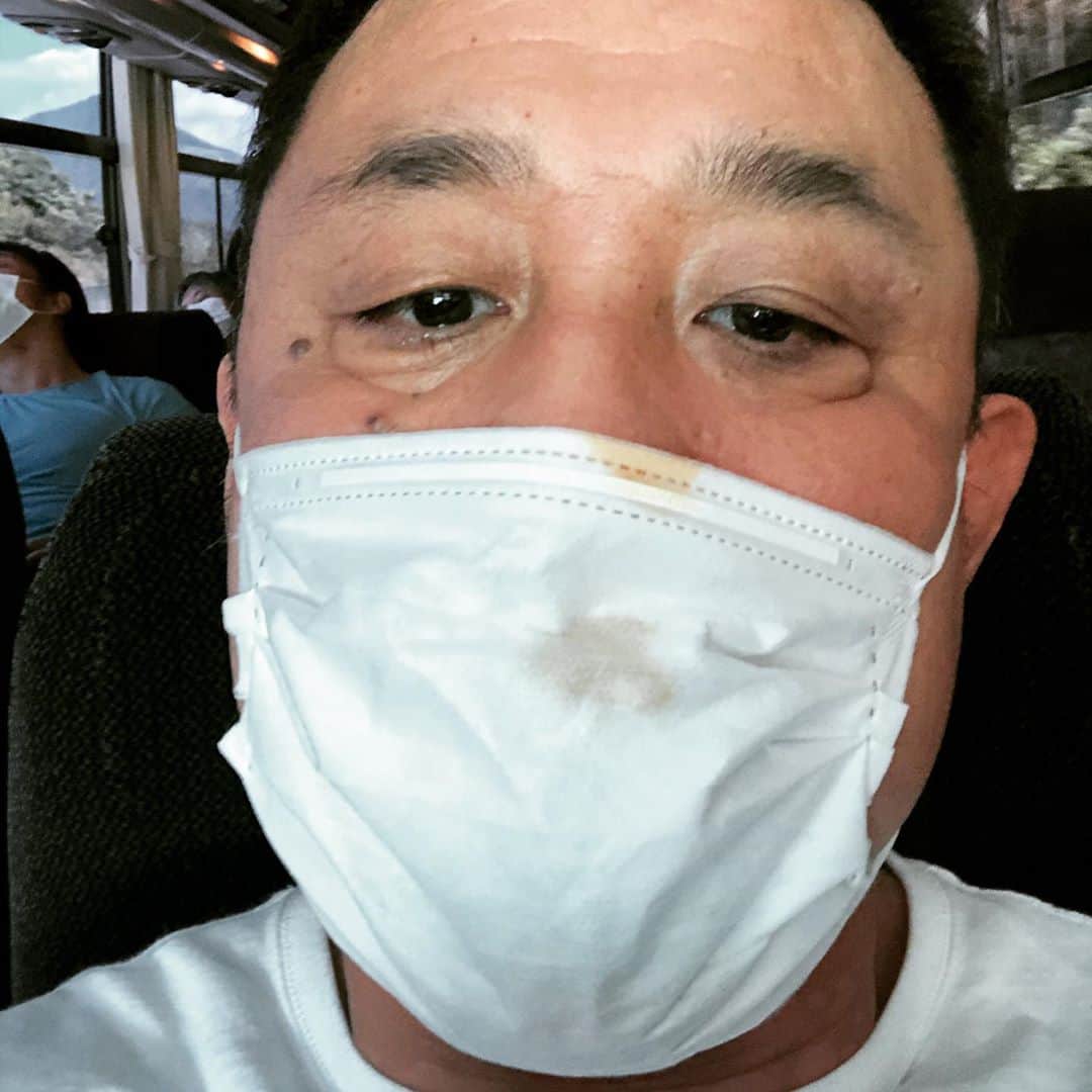 永田裕志さんのインスタグラム写真 - (永田裕志Instagram)「先程SAにて焼肉定食食べたら、タレがマスクについてしまいました。 #永田裕志  #焼肉定食」8月12日 15時10分 - yuji_nagata