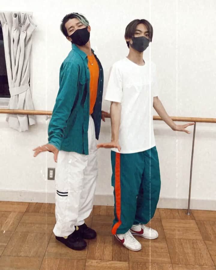 古幡亮（WATWING）のインスタグラム：「coming soon..... 🤍🧡💚✔︎✔︎ @fu_takahashi_official . . #watwing #シミラールック #滲みラールック🍜 #あ今から辛いの食べます」