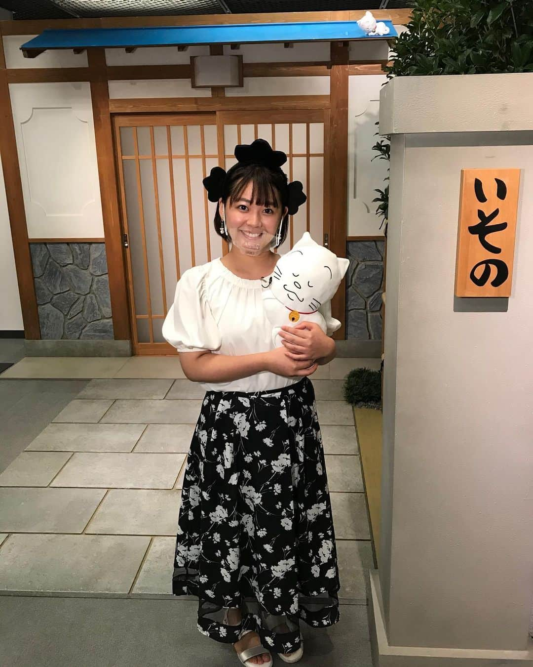 谷元星奈さんのインスタグラム写真 - (谷元星奈Instagram)「﻿ 8/12 きょう始まったばかりの『サザエさん展 THE REAL』にロケで行ってきました🏠﻿ ﻿ ①実はタマが2匹います🐱﻿ ②可愛いグッズ！サーファータマ🥰﻿ ﻿ 特殊メイクによって等身大でリアルに再現されたサザエさん一家は必見です😊﻿ ﻿ 楽しいゲームやアフレコ体験ブースも🎙﻿ 今月24日まで大丸京都店で開催されています🐟﻿ ﻿ #カンテレ#アナウンサー#サザエさん#サザエさん展#ゲーム#アフレコ#サーファー#タマ#かわいい」8月12日 16時20分 - tanimoto_seina