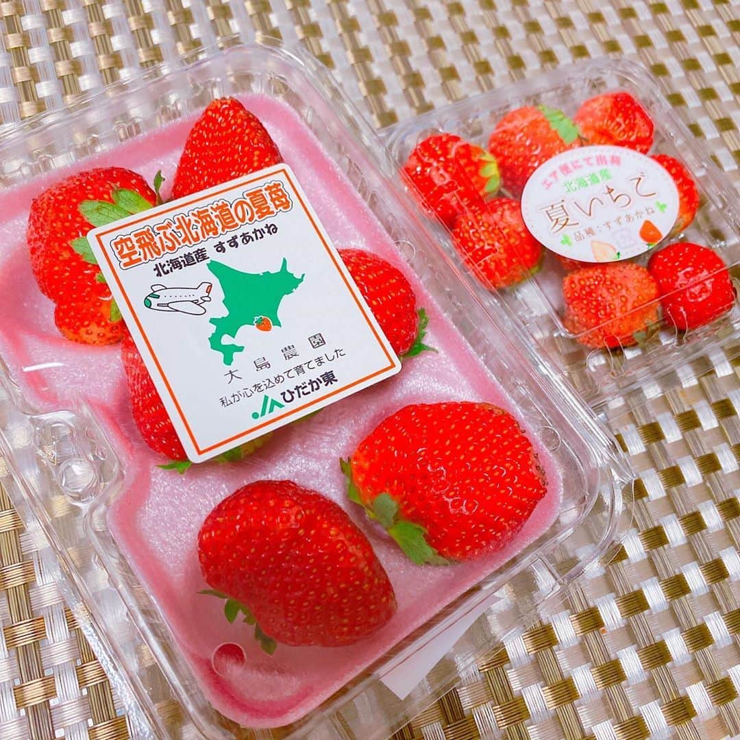 小峰みこさんのインスタグラム写真 - (小峰みこInstagram)「いただいたいちご😊🍓 夏でもいちごが食べられるなんて幸せ…💗 ごちそうさまでした☺️✨✨」8月12日 16時20分 - mico_19911201