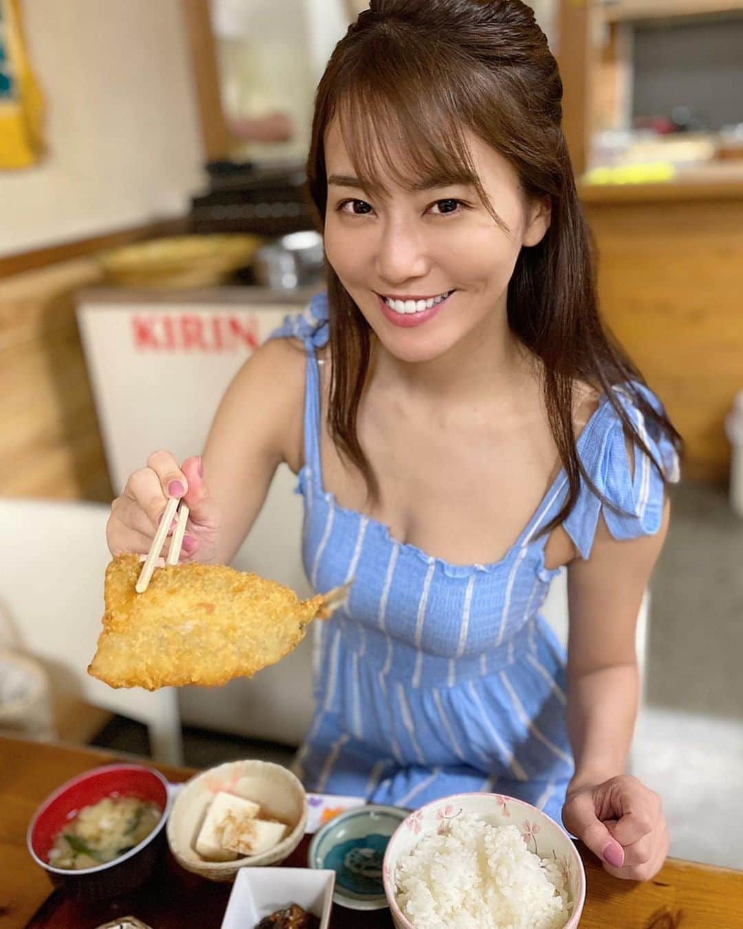 佐野真彩さんのインスタグラム写真 - (佐野真彩Instagram)「おはよう🌞﻿ ﻿ いつかのご飯ログをペタペタ🍚﻿ 御宿のお店のアジフライ、美味しかったなぁ🐟﻿ アジフライと言えば、そろそろ釣りにも行きたいけど、もう少し涼しくなってからかな😌笑﻿ ﻿ 後半は　#玉乃葉ぐーや のとろろ鍋🍲﻿ とろろ好きなのでこんな沢山のとろろが食べられるなんて感動🥺✨﻿ ﻿ 暑すぎて例年は食欲がなくなってくるのですが、今年は全くなくならない🤣笑﻿ しっかり食べて猛暑を乗り切ろう💪🔥﻿ ﻿ さて、今日はこれからゴルフです⛳️﻿ いってきま〜す！﻿ ﻿ ﻿ #とろろ鍋　#アジフライ定食　#御宿グルメ　#ゴルフ女子　#猛暑ゴルフ」8月12日 7時27分 - sano.maya