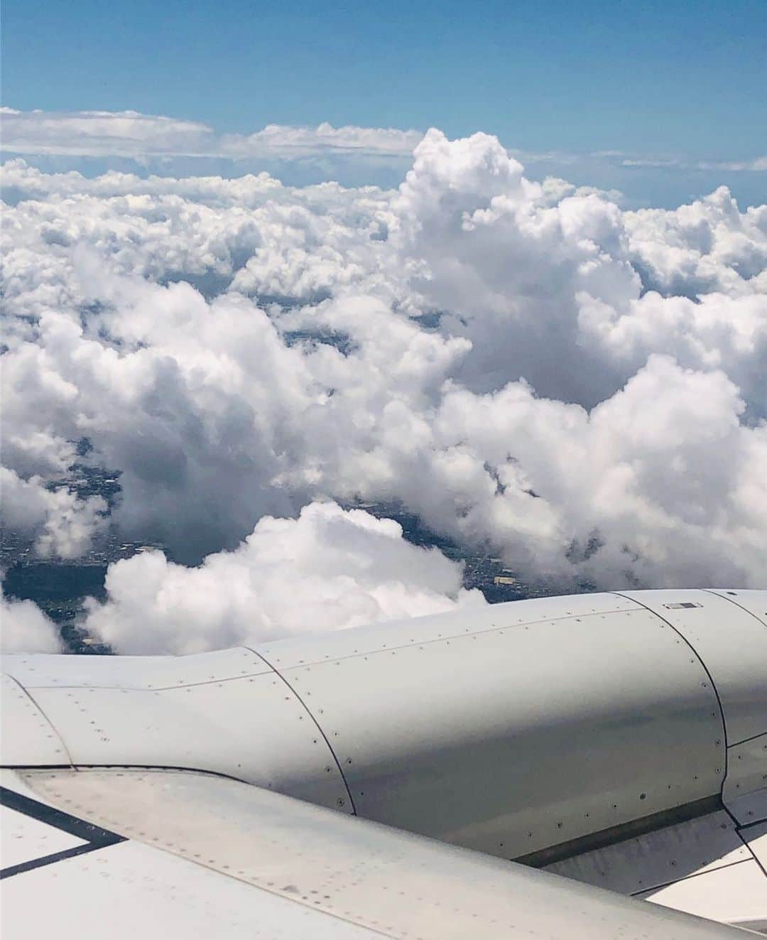 田中悦子さんのインスタグラム写真 - (田中悦子Instagram)「#夏の雲 #モクモクモク #飛行機からの雲 #飛行機からの景色 #飛行機からの眺め #イマソラ #娘からのpic #summer #夏 #飛行機乗りたい #旅をしたい #今は我慢 #コロナに負けるな」8月12日 7時28分 - etsuko.reborn25