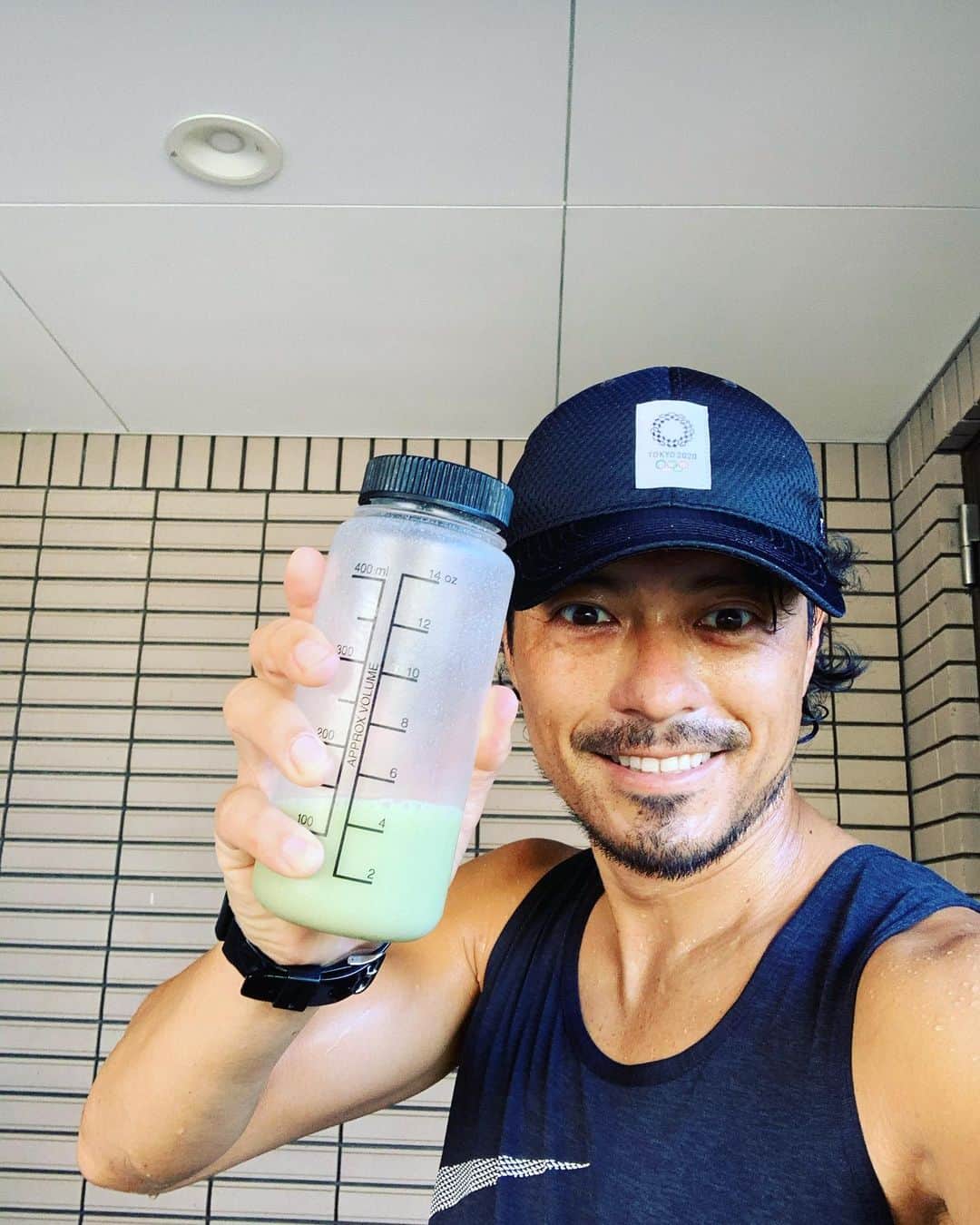 鈴木啓太さんのインスタグラム写真 - (鈴木啓太Instagram)「トレーニング🏃‍♂️ ・ やっぱりマスクしながらのランニングは厳しいね… ・ スペシャルドリンクでMAKE🥤 ・ #トレーニング #ランニング #朝トレ #athlete #training #running @aub_athlete.microbiome.bank」8月12日 7時38分 - keita.suzuki.official