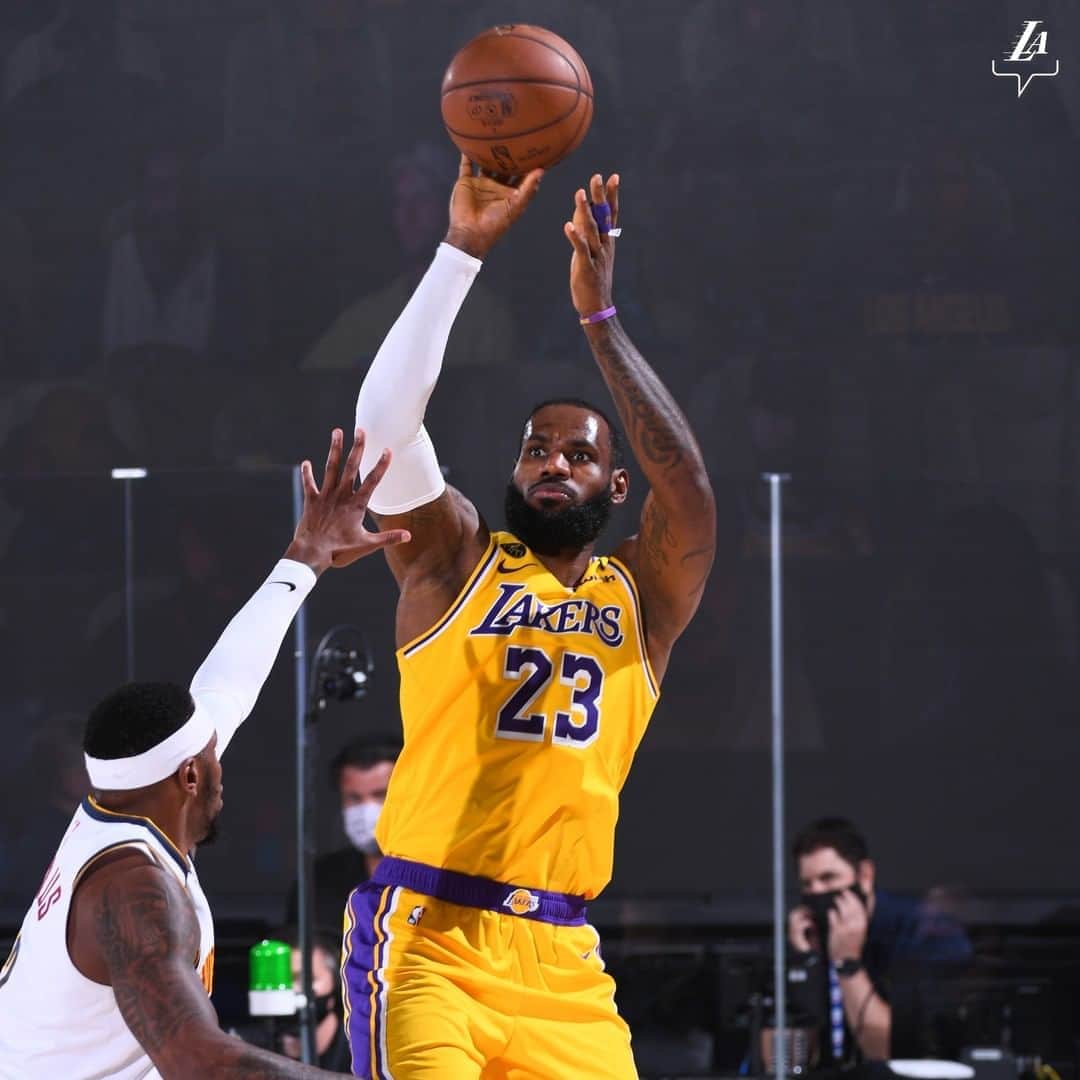 Los Angeles Lakersさんのインスタグラム写真 - (Los Angeles LakersInstagram)「King was feeling it beyond the arc 👌👌👌👌👌」8月12日 7時39分 - lakers
