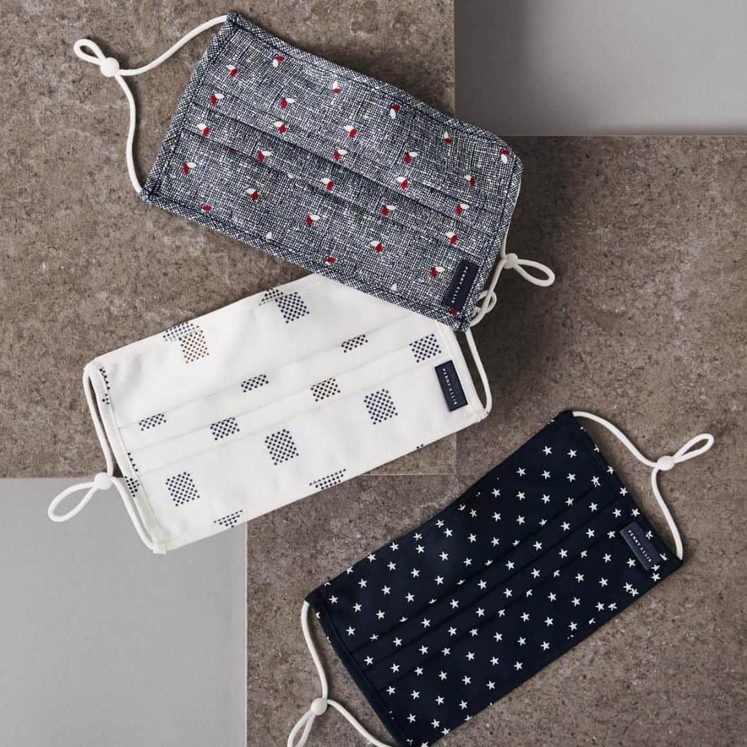 ペリーエリスのインスタグラム：「Stay protected all day in our range of comfortable, reusable, and breathable protective face masks online now - tap to shop! #lifereadysince1976」