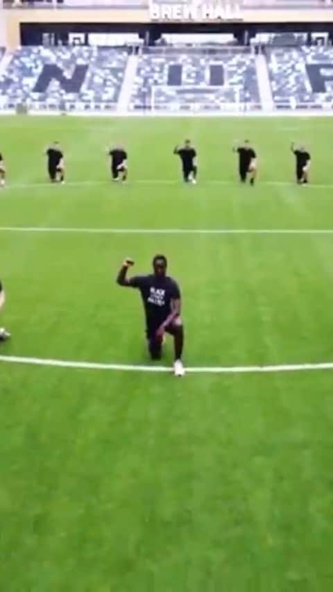 ティム・ハワードのインスタグラム：「Congrats to @mls for putting together a successful #MLSIsBack tournament.  Tune in tonight to catch the final on ESPN.....Good luck to both teams tonight!」