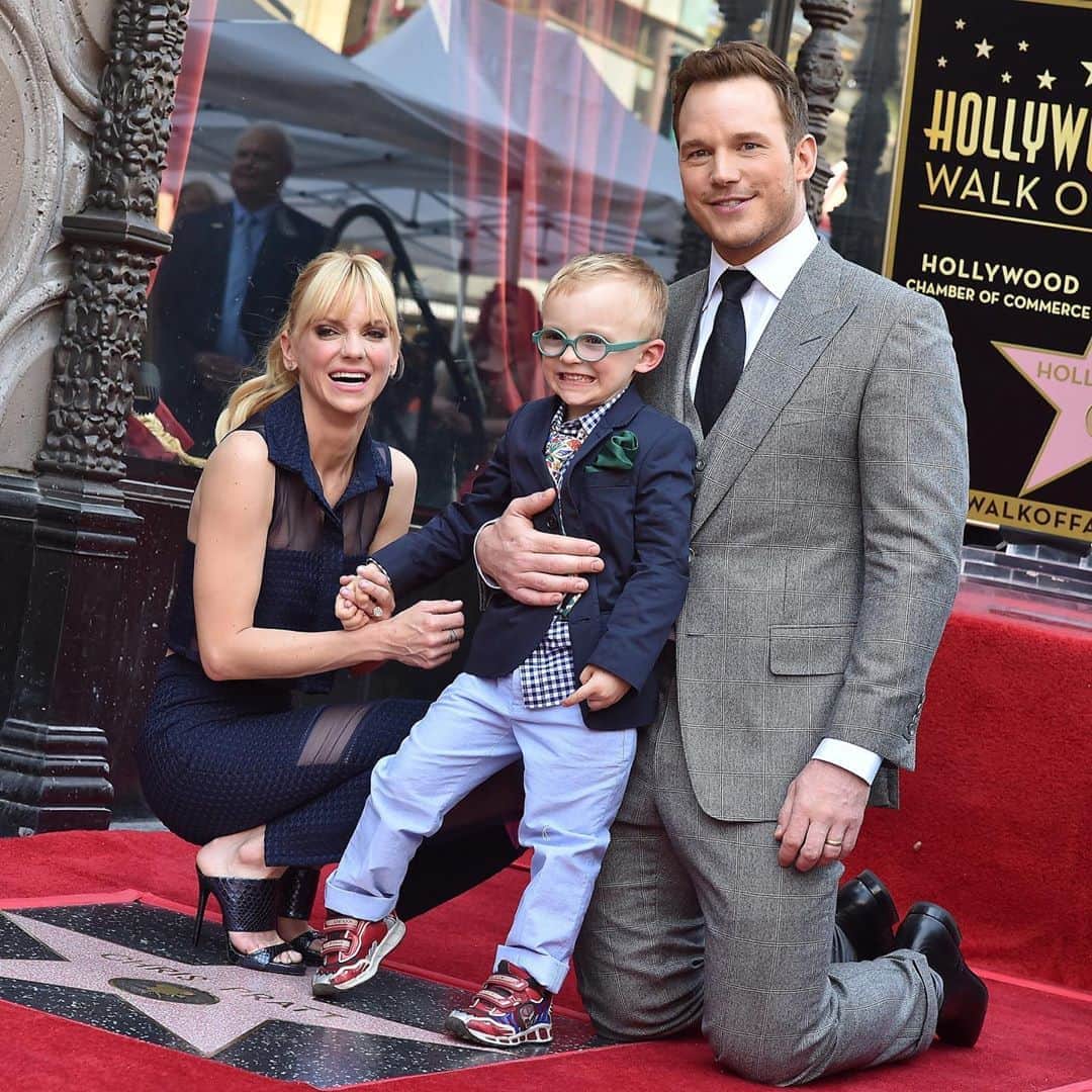 E! Onlineさんのインスタグラム写真 - (E! OnlineInstagram)「Family always. ❤️ Link in bio for how Anna Faris congratulated ex Chris Pratt and Katherine Schwarzenegger on their exciting baby news. (📷: Getty)」8月12日 9時31分 - enews