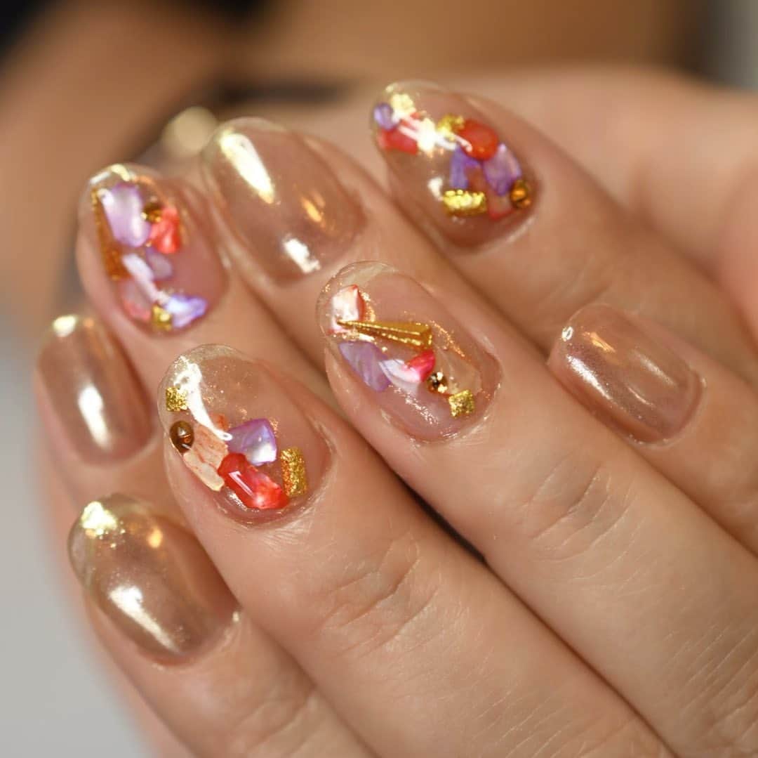 Yuka Maeda ::manicurelistのインスタグラム：「あついー！！あつすぎるー！！！  Salon data▼ ＝＝＝＝＝＝＝＝＝＝＝＝＝＝＝＝＝＝＝＝ . CADENAS -nail eyelash salon- ●Nail artist  @yuka.maeda  @yuki_cadenas ●eyelash　@cadenaseyelash  ゲストに愛と感動を…♡ . 【 LINE ＠cadenas 】 ご予約/お問い合わせはLINEよりお気軽に🤲 ▶︎▶︎#cadenasnail デザインアップしてます♡  price…★⭐︎Instagram特別キャンペーン中⭐︎★ . 「インスタ見たよ👀」と LINEからご予約で特別プライス7500円！！ . ※ご新規様限定 ※キャラクターや特殊なエレメント等のみ 別途料金いただく場合ございます🙇🏻‍♀️ . . price…初回8000円（オフ込み） access…大阪市北区堂山町16-1  中崎町駅  徒歩2分/梅田駅  徒歩6分 . tel… 06-4792-8617 ＝＝＝＝＝＝＝＝＝＝＝＝＝＝＝＝＝＝＝＝ . . . .  #中崎町ネイルサロン #梅田ネイルサロン #大阪ネイルサロン #関西ネイルサロン #インスタネイル #instanails #instanail #トレンドネイル #ネイルサンプル #クリアネイルデザイン  #ネイルブック #グラデーションネイル #ネイルチェンジ #今月のネイル #にゅーねいる #夏ネイル #ミラーネイル  #ネイル大好き #シンプルネイル #ネイル部 #女子力向上委員会 #女子力 #女子力ネイル #アートネイル #シェルネイル #ニューネイル  #ナノソル #ナノソルcc  #ナノソル販売店大阪」