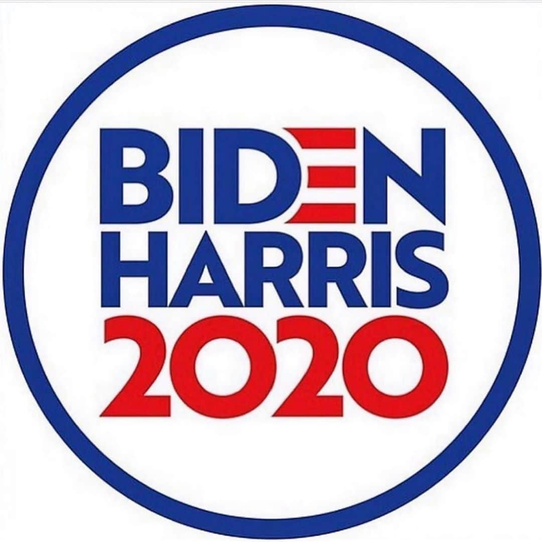 クロエ・グレース・モレッツさんのインスタグラム写真 - (クロエ・グレース・モレッツInstagram)「This is the future I stand behind :) here we go! #BidenHarris2020 @joebiden @kamalaharris」8月12日 9時49分 - chloegmoretz